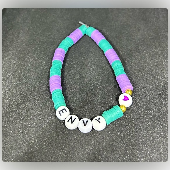 Envy (Inside Out) Heishi Bracelet - Picture 6 of 9
